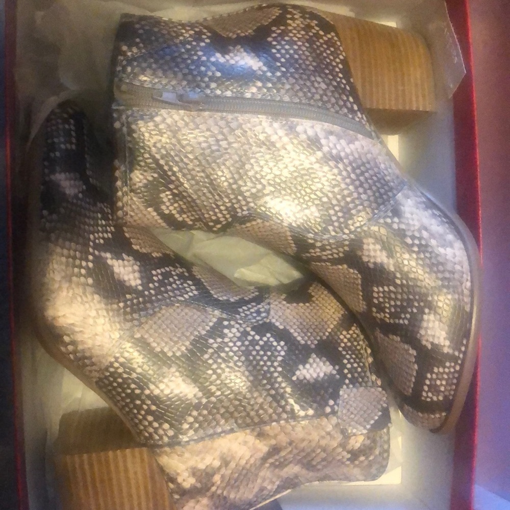 Ankle boots